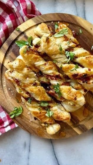 Peach Brie Puff Pastry Bites