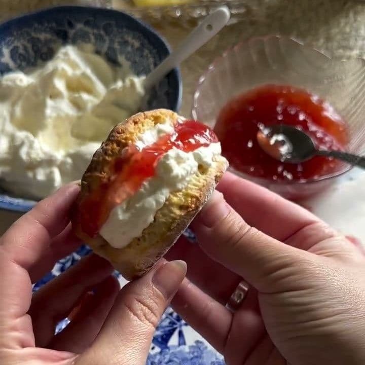 Classic English Scones