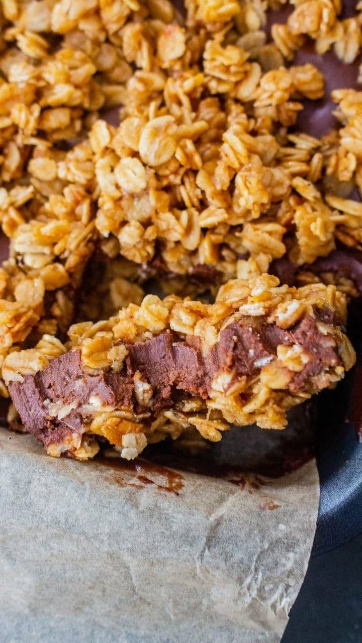Chocolate Fudge Crumble Bars